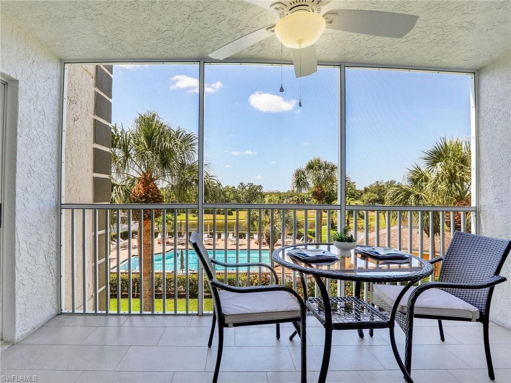 360 Horse Creek DR # 305, NAPLES FL 34110-27