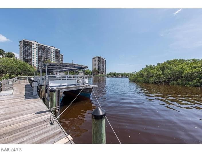 360 Horse Creek DR # 305, NAPLES FL 34110-32