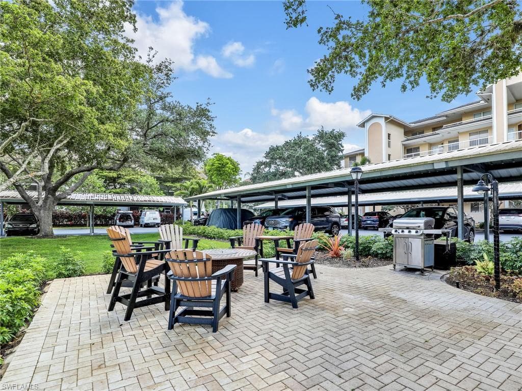 360 Horse Creek DR # 305, NAPLES FL 34110-43