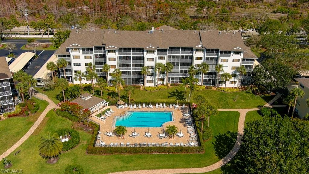360 Horse Creek DR # 305, NAPLES FL 34110-30