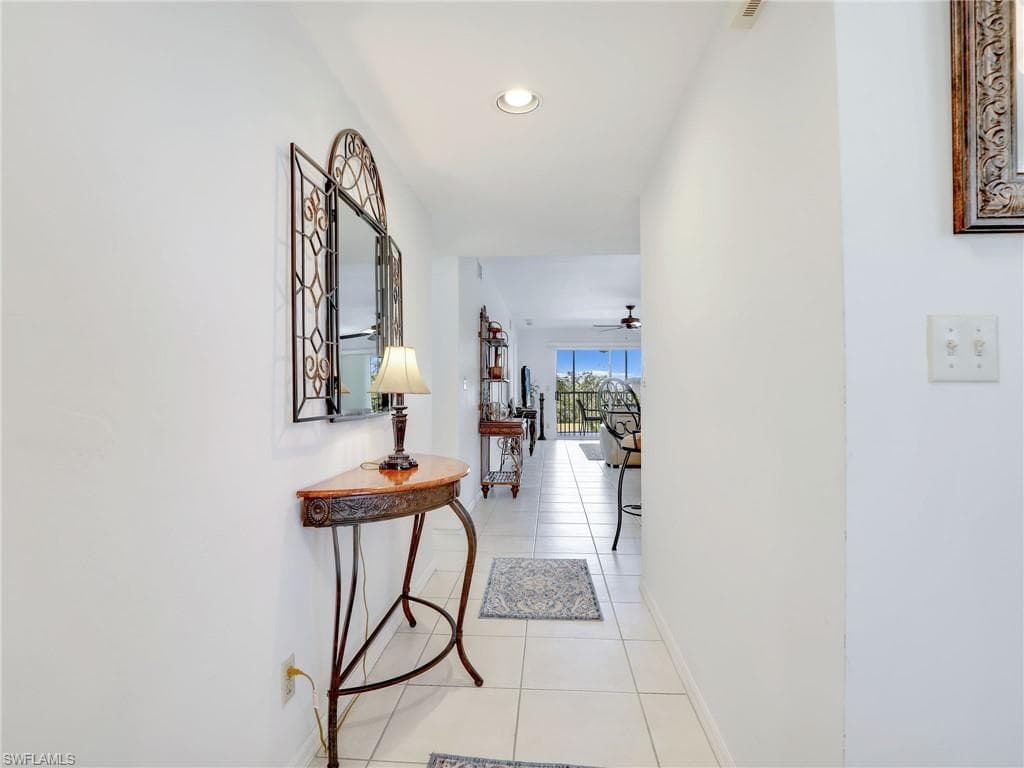 360 Horse Creek DR # 305, NAPLES FL 34110-3