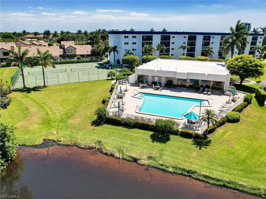 555 Park Shore DR # B403, NAPLES FL 34103-48