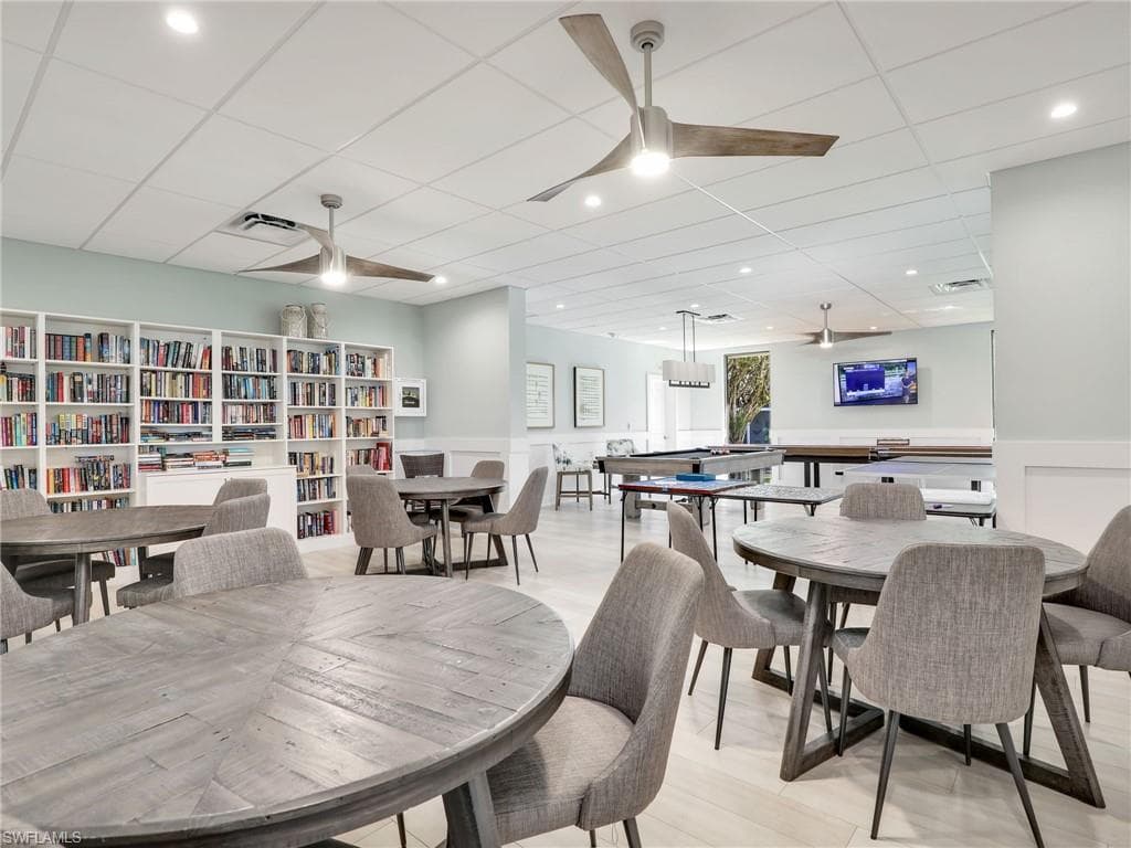 555 Park Shore DR # B403, NAPLES FL 34103-40