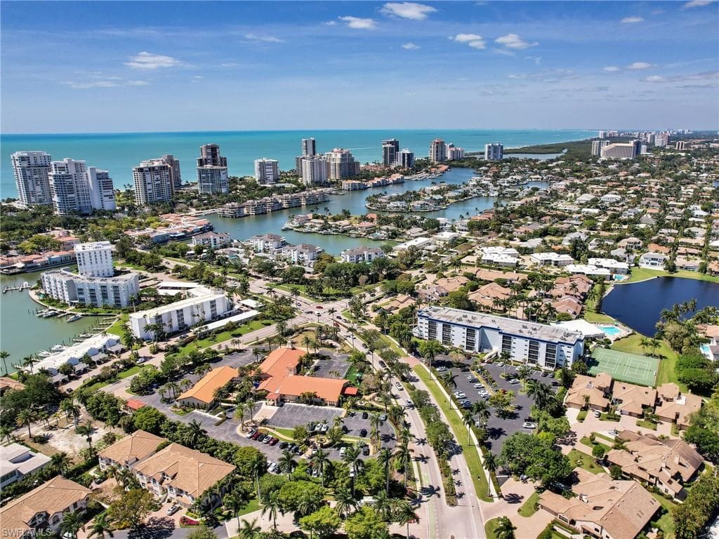 555 Park Shore DR # B403, NAPLES FL 34103-47