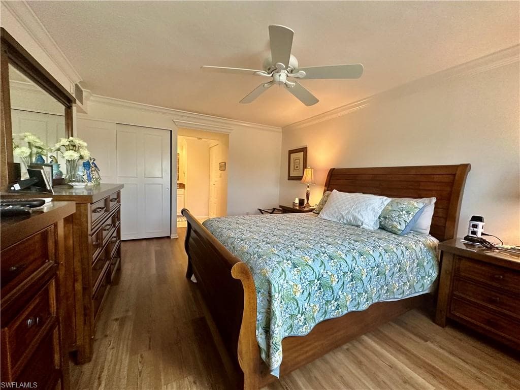 555 Park Shore DR # B403, NAPLES FL 34103-18