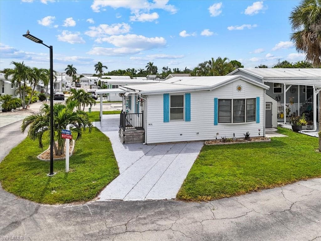 5773 Pink Panther DR, FORT MYERS FL 33908-16