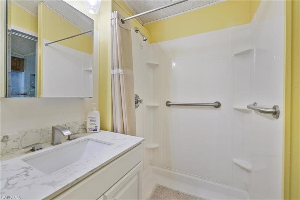 5773 Pink Panther DR, FORT MYERS FL 33908-8