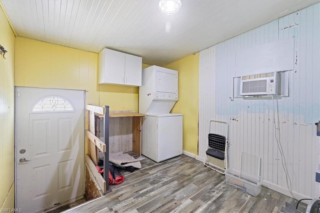 5773 Pink Panther DR, FORT MYERS FL 33908-7