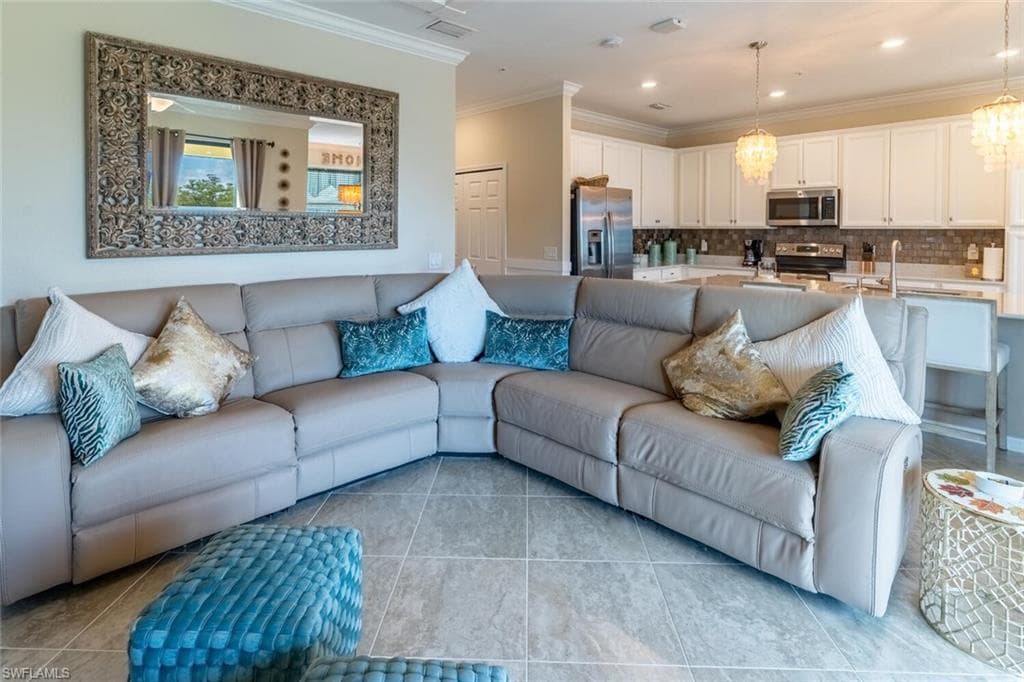 9596 Trevi CT # 5446, NAPLES FL 34113-8