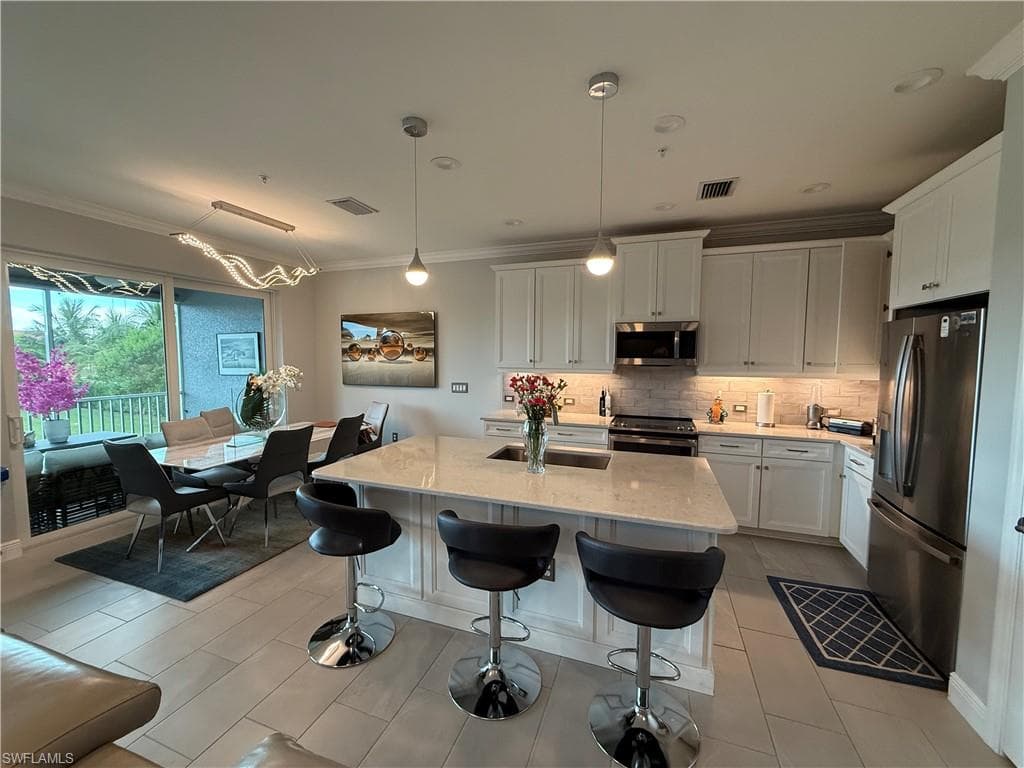 2543 Seychelles DR # 607, NAPLES FL 34112-5