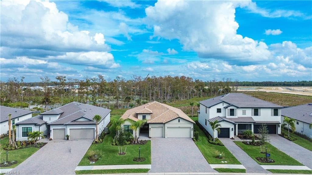 20489 Verawood LOOP, ESTERO FL 33928-39