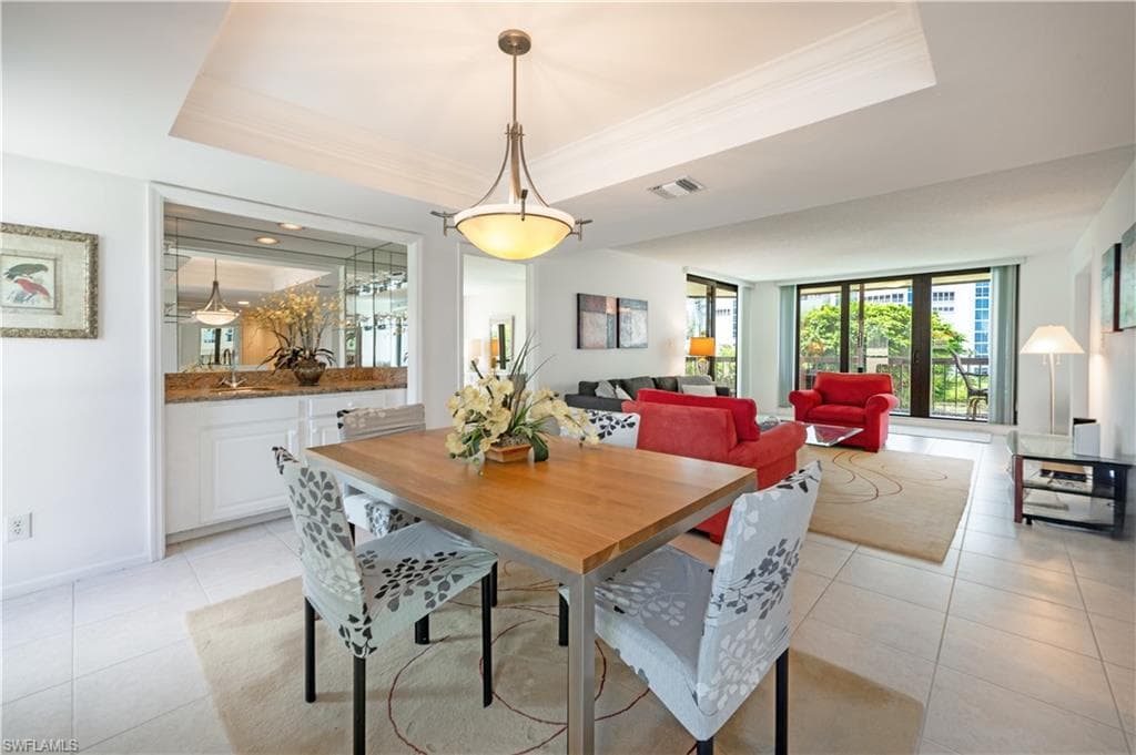 4551 Gulf Shore BLVD N # 306, NAPLES FL 34103-11