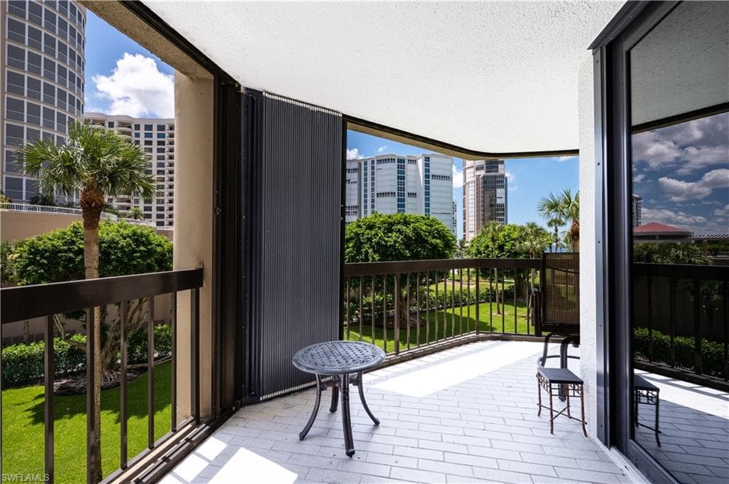 4551 Gulf Shore BLVD N # 306, NAPLES FL 34103-4