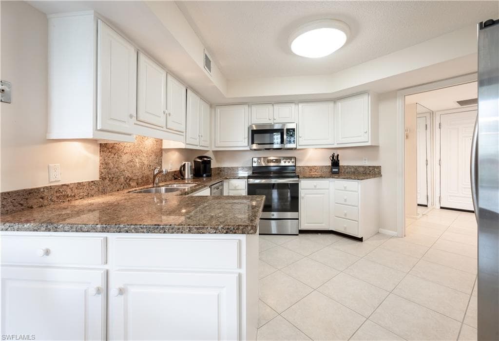 4551 Gulf Shore BLVD N # 306, NAPLES FL 34103-18