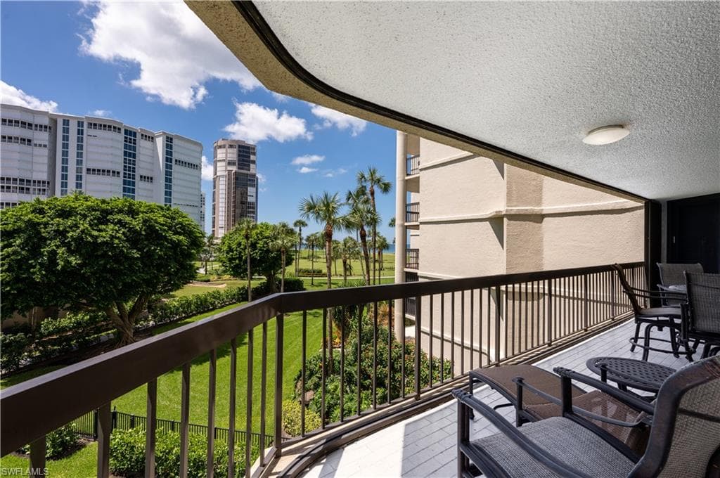 4551 Gulf Shore BLVD N # 306, NAPLES FL 34103-28