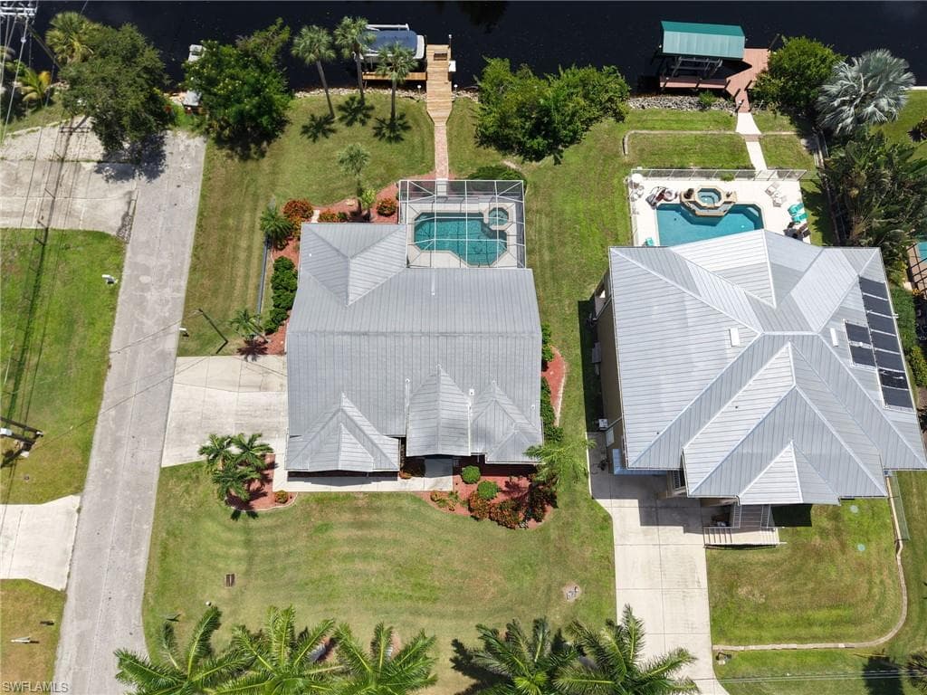 6075 Island Park CT, FORT MYERS FL 33908-37