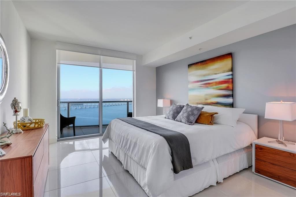 3000 Oasis Grand BLVD # 3005, FORT MYERS FL 33916-5