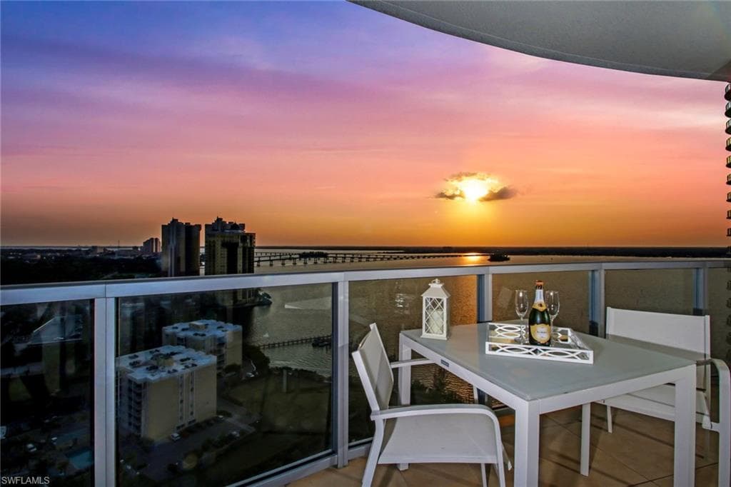 3000 Oasis Grand BLVD # 3005, FORT MYERS FL 33916-15