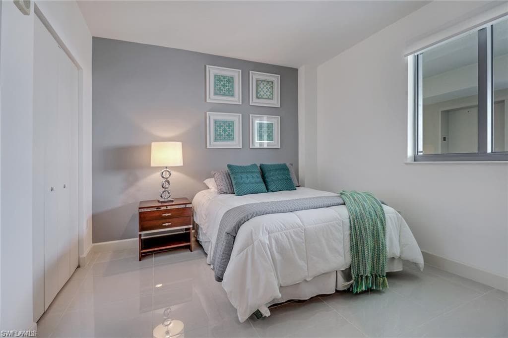 3000 Oasis Grand BLVD # 3005, FORT MYERS FL 33916-7