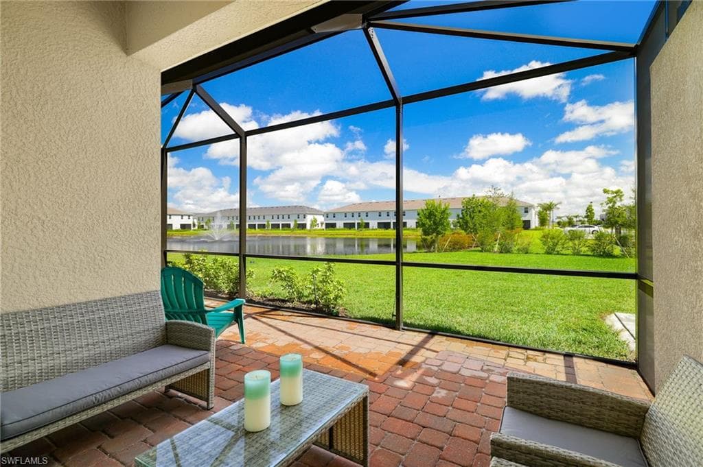 2052 Vermont LN, NAPLES FL 34120-22