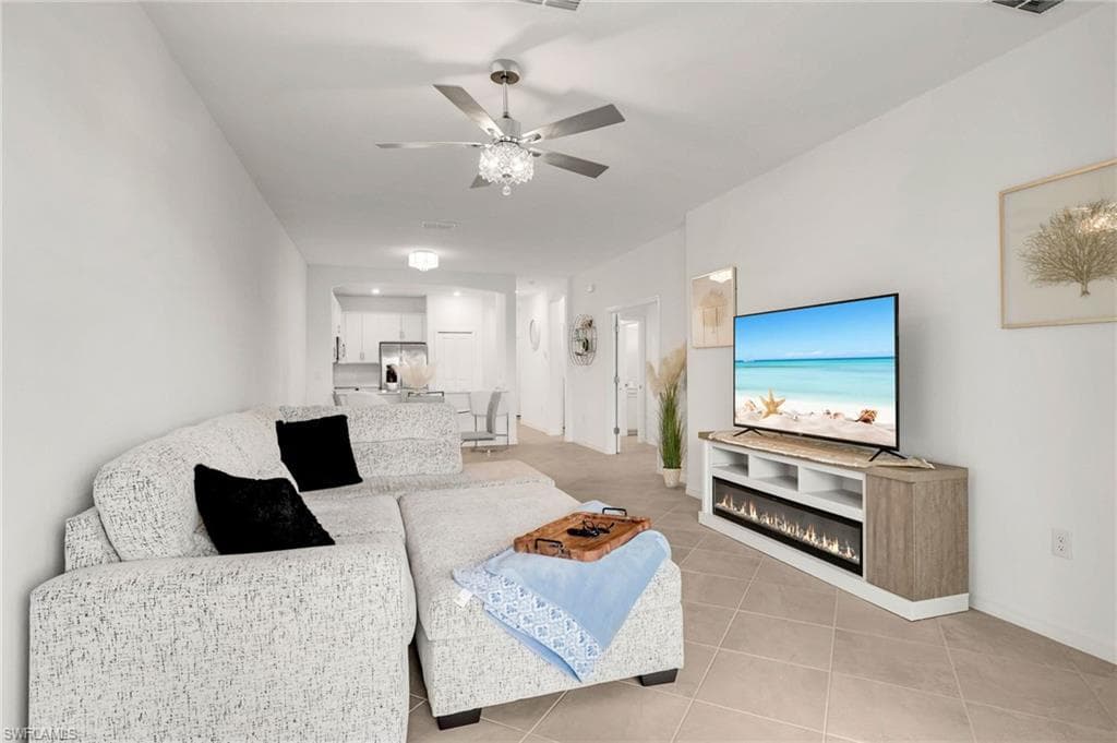 2052 Vermont LN, NAPLES FL 34120-11