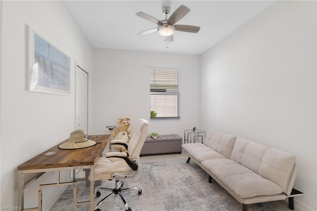 2052 Vermont LN, NAPLES FL 34120-18