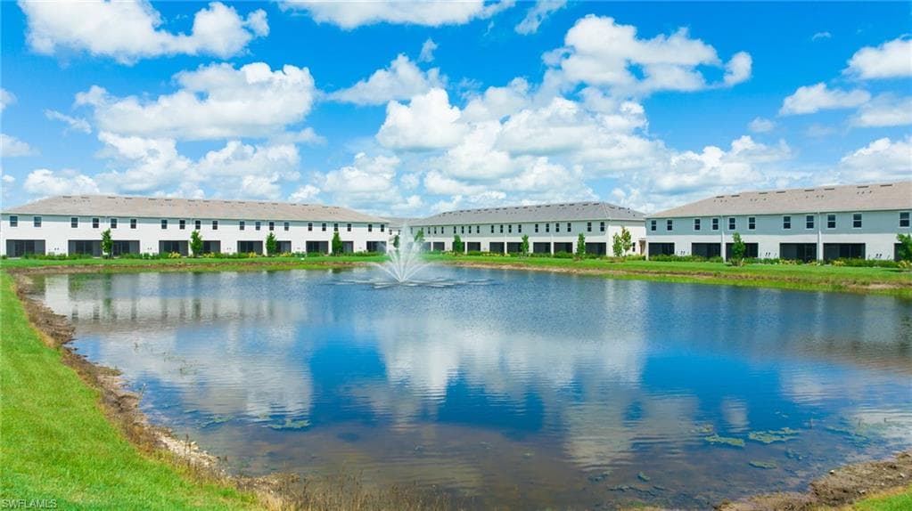 2052 Vermont LN, NAPLES FL 34120-34