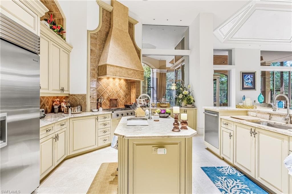 4457 Club Estates DR, NAPLES FL 34112-7