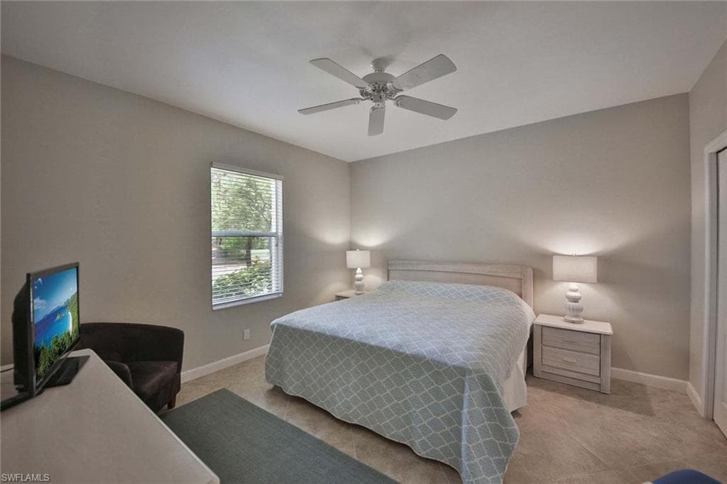 526 Lake Louise CIR # 403, NAPLES FL 34110-9