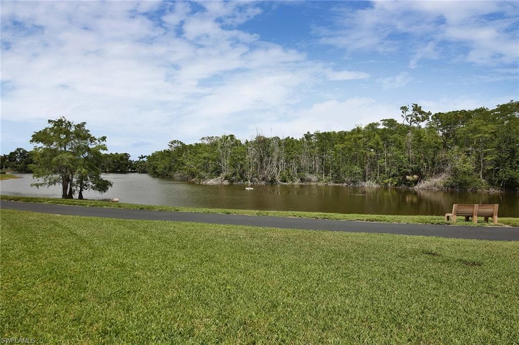 526 Lake Louise CIR # 403, NAPLES FL 34110-18