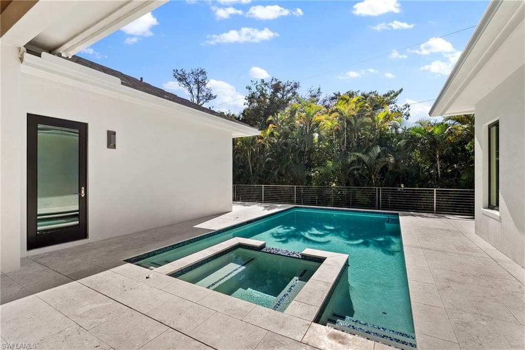 1364 Cypress Woods DR, NAPLES FL 34103-41