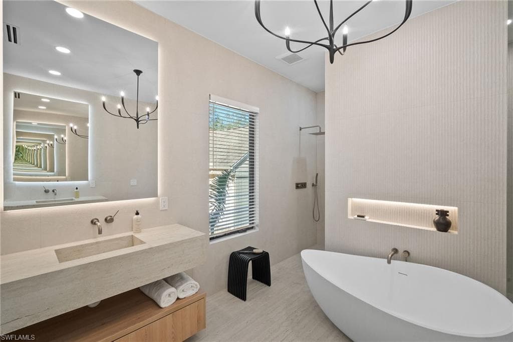 1364 Cypress Woods DR, NAPLES FL 34103-25