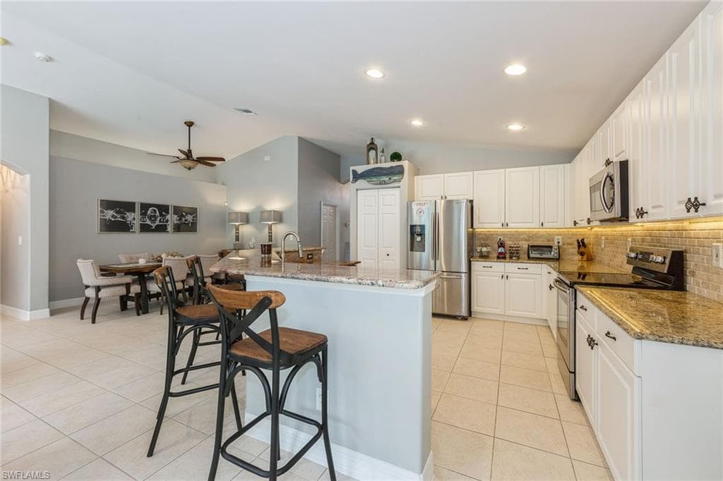 2438 Butterfly Palm DR, NAPLES FL 34119-6