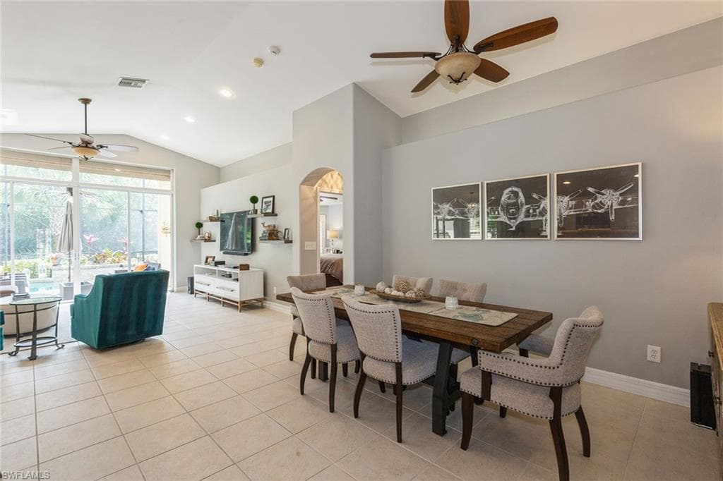 2438 Butterfly Palm DR, NAPLES FL 34119-4