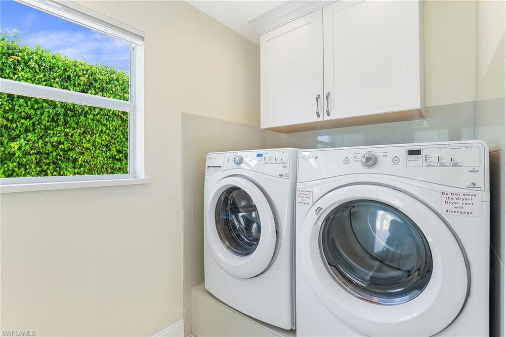 1088 Wisconsin DR, NAPLES FL 34103-15