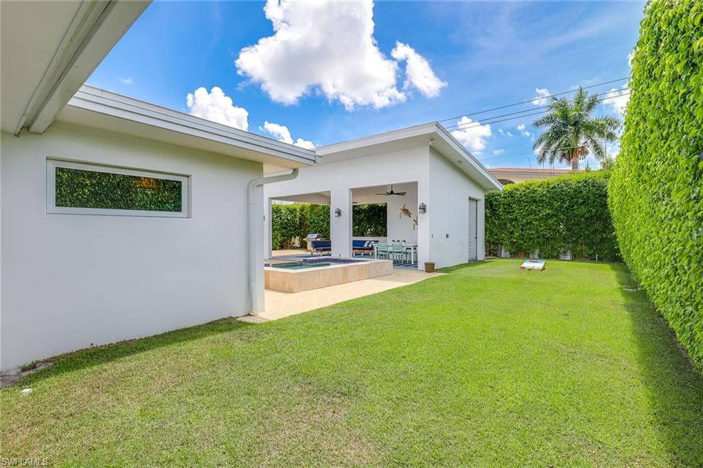 1088 Wisconsin DR, NAPLES FL 34103-21