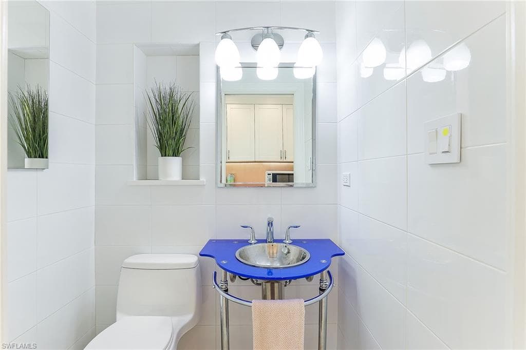 1088 Wisconsin DR, NAPLES FL 34103-14