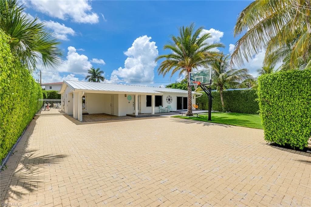 1088 Wisconsin DR, NAPLES FL 34103-20