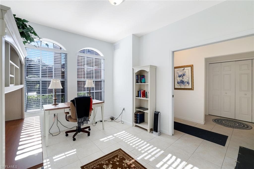 10049 Heather LN # 101, NAPLES FL 34119-20