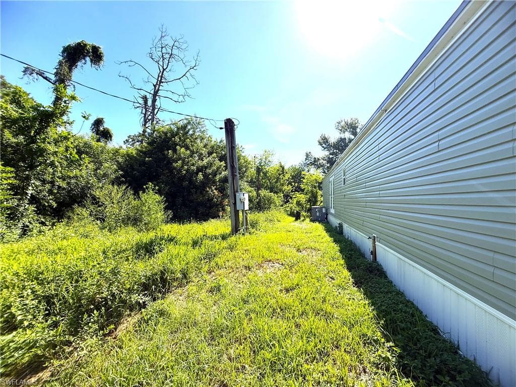 1982 Laurel LN, NORTH FORT MYERS FL 33917-26