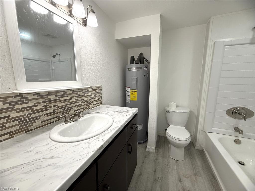 1982 Laurel LN, NORTH FORT MYERS FL 33917-12