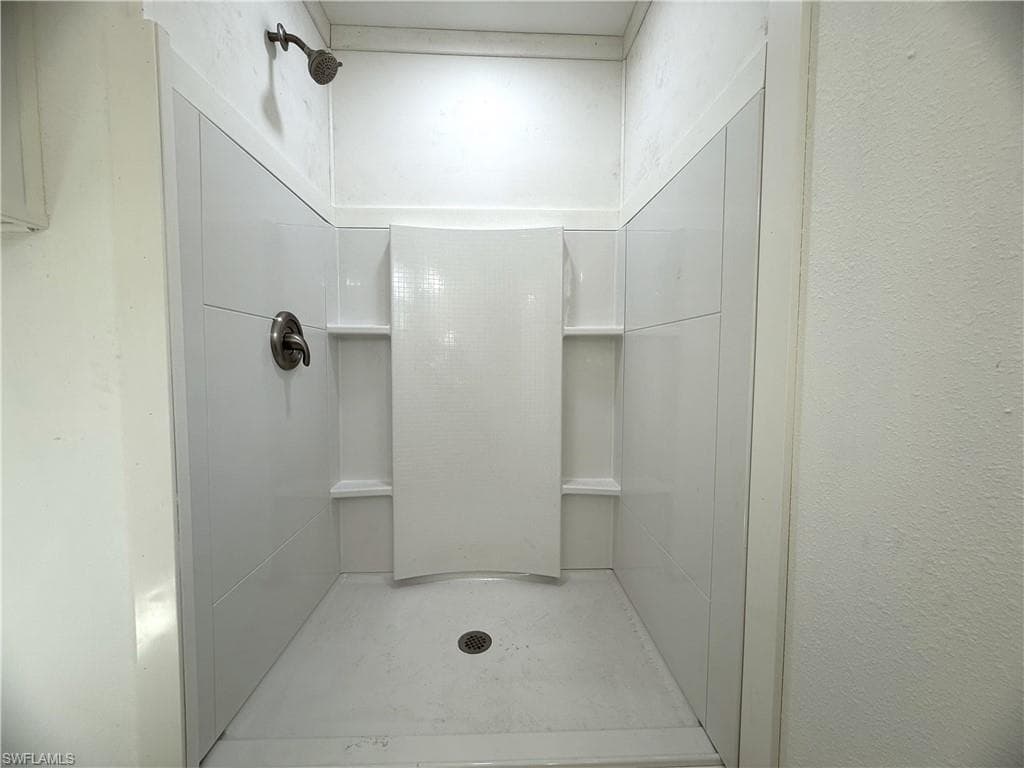 1982 Laurel LN, NORTH FORT MYERS FL 33917-23