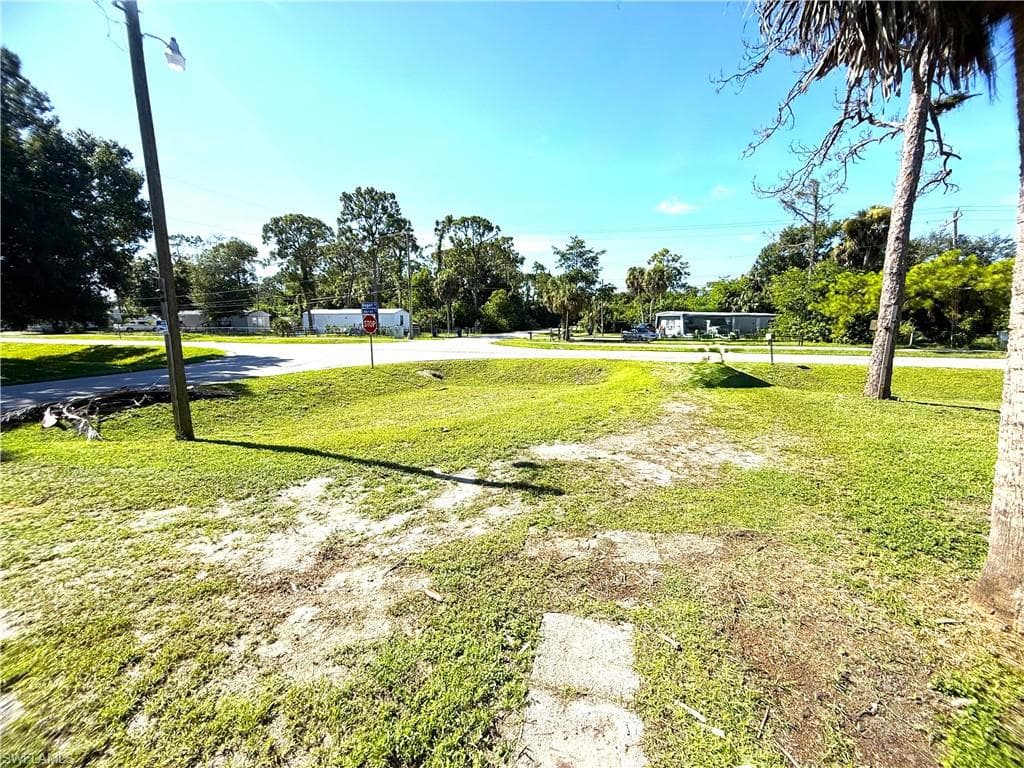 1982 Laurel LN, NORTH FORT MYERS FL 33917-29