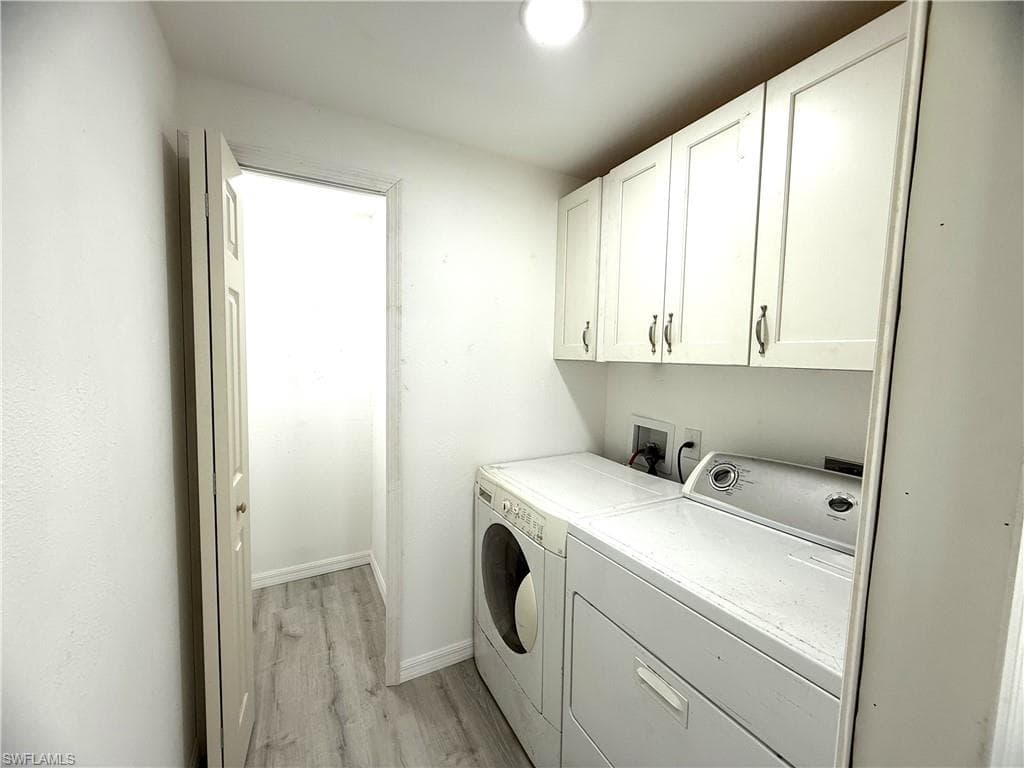 1982 Laurel LN, NORTH FORT MYERS FL 33917-18