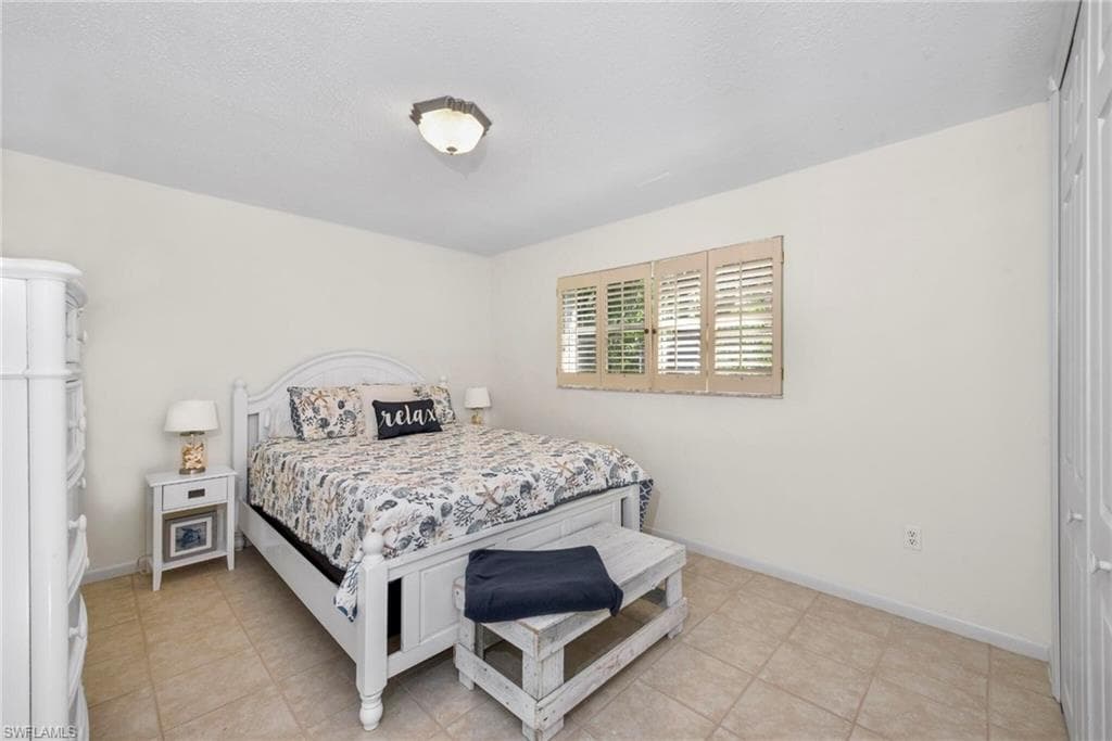 673 Travers AVE, FORT MYERS FL 33919-16