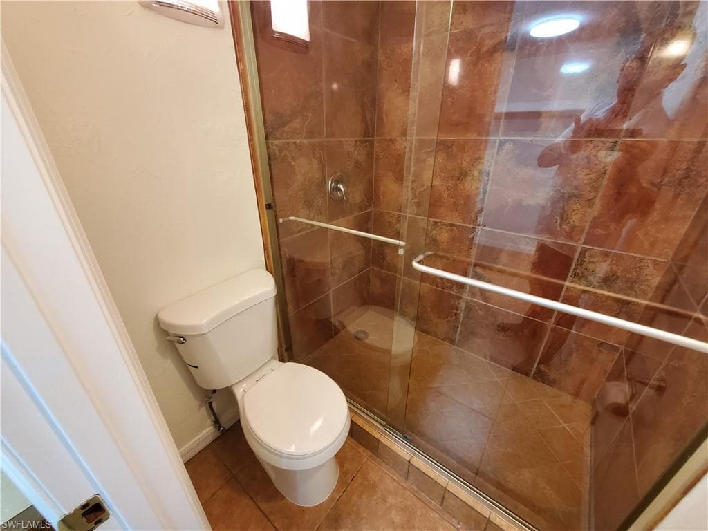 2366 E Mall DR # 421, FORT MYERS FL 33901-11