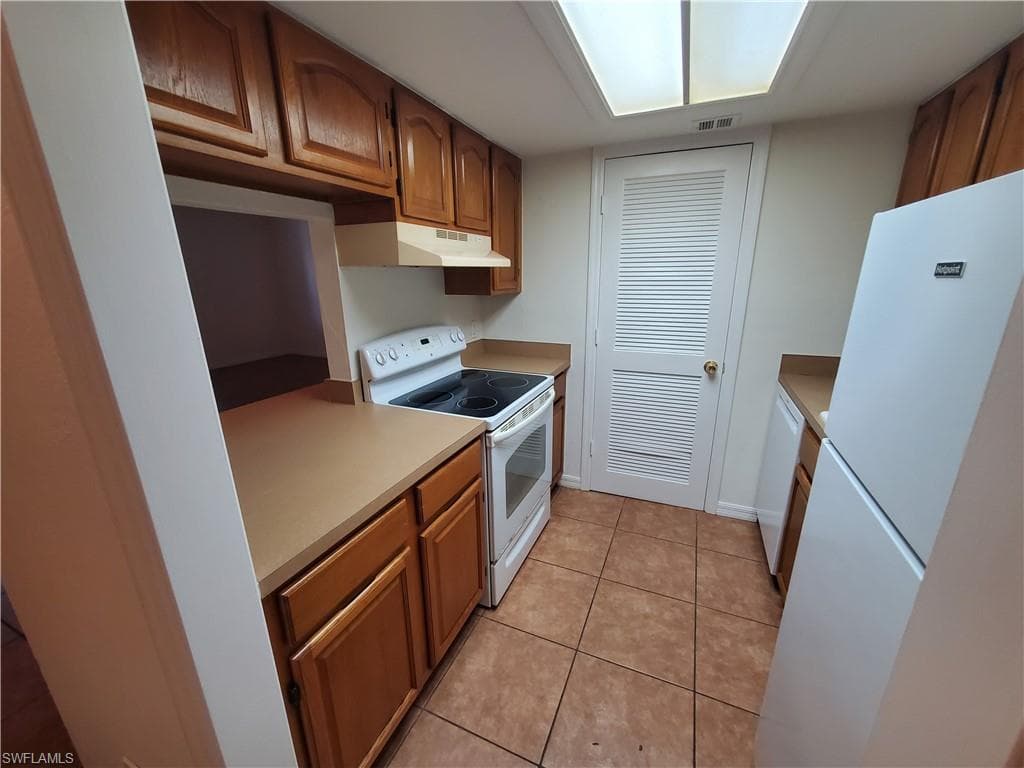 2366 E Mall DR # 421, FORT MYERS FL 33901-13