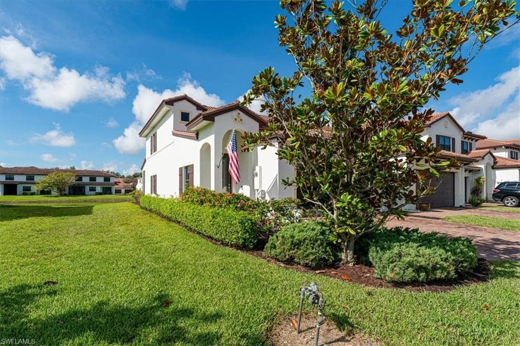 7918 BRISTOL CIR, NAPLES FL 34120-1
