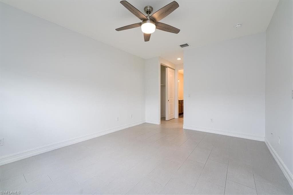 7918 BRISTOL CIR, NAPLES FL 34120-15