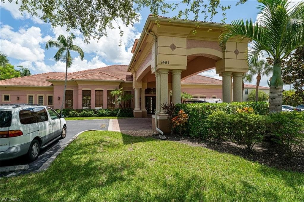 7918 BRISTOL CIR, NAPLES FL 34120-34